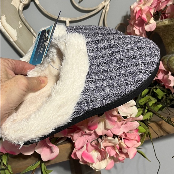 Memory Foam Comfy Cushy Isotoner Womens Navy Machine Washable Slippers Medium - Picture 8 of 15